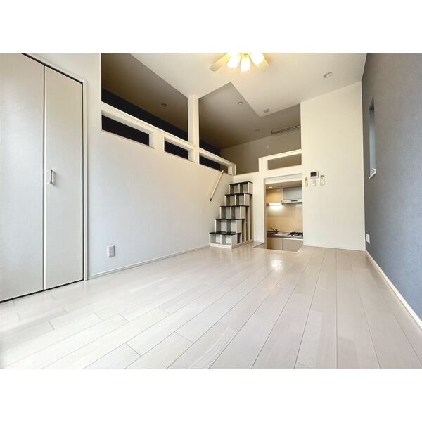 居室・リビング　※写真は同じマンションの違う部屋のものになります。