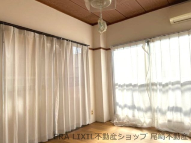 古澤ビルの居間写真