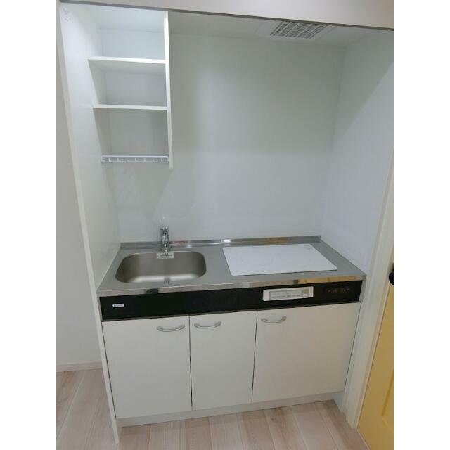 キッチン　一人暮らしに丁度いいサイズ、お手入れ楽々のＩＨキッチンです！