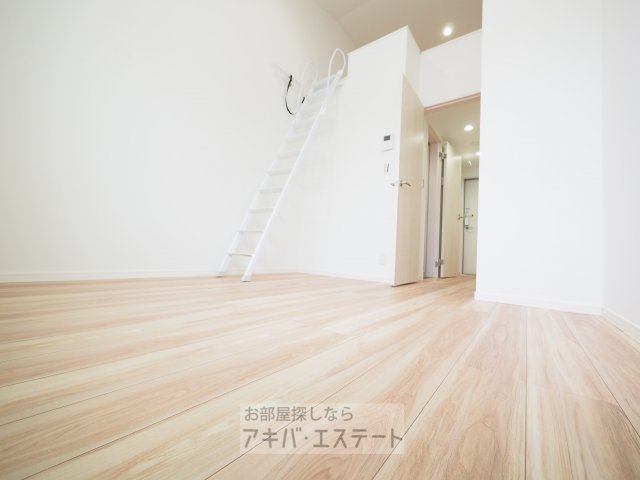居室・リビング　フローリングの洋室です♪
