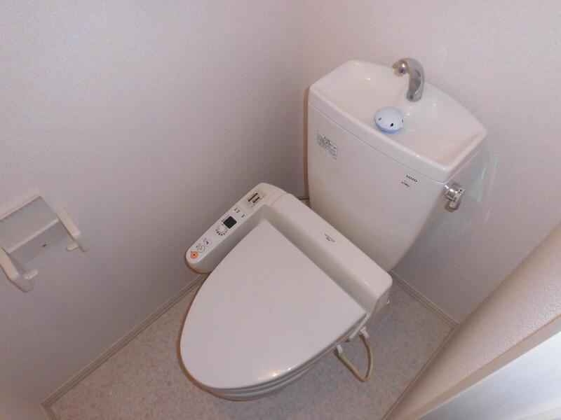 トイレ　温水便座付き