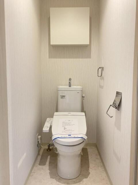 日暮里・舎人ライナー 見沼代親水公園駅 徒歩4分 3階建 築9年のトイレ写真