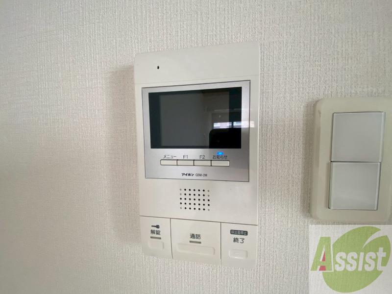 セキュリティ　ＴＶモニター付インターホンです。来客者の顔が見えるので安心！