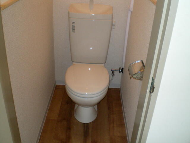 ＪＲ総武線 小岩駅 徒歩5分 4階建 築59年のトイレ写真