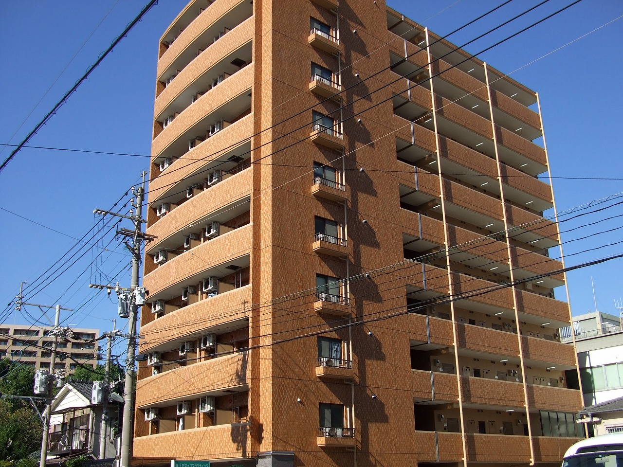 ライオンズマンション西千石の外観写真