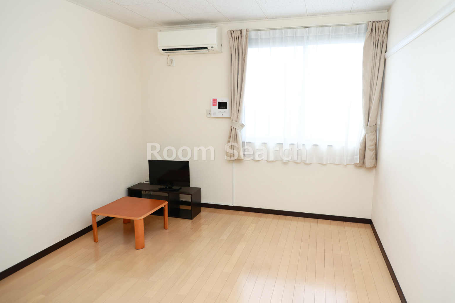 その他部屋・スペース　テレビ、カーテン、エアコン、照明付き