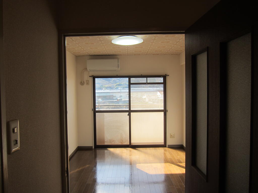 【伊予郡砥部町高尾田のマンションのその他】