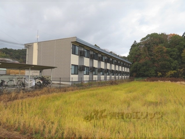 レオパレスＳＯＵＢＩの建物外観