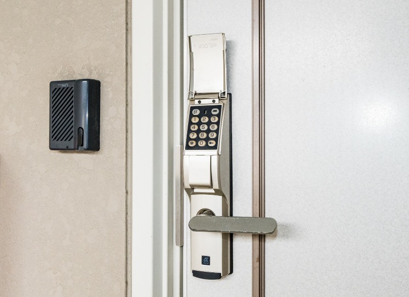 セキュリティ　※別号室の写真となります。