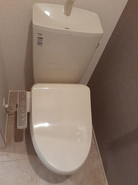 【アベニール　Vのトイレ】