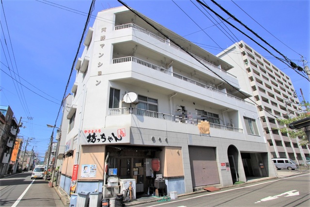 松山市木屋町のマンションの建物外観