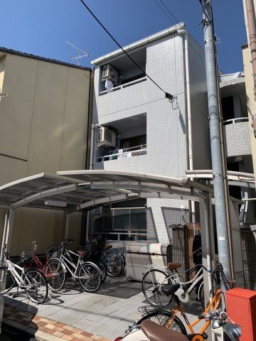 【メゾンドール御前の建物外観】