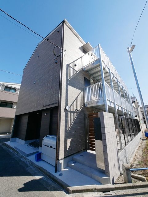 【川崎市中原区中丸子のアパートの建物外観】