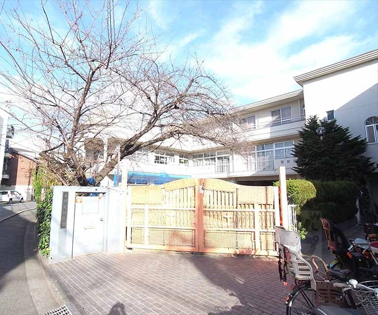 幼稚園・保育園　メグミ（幼稚園・保育園）まで370m