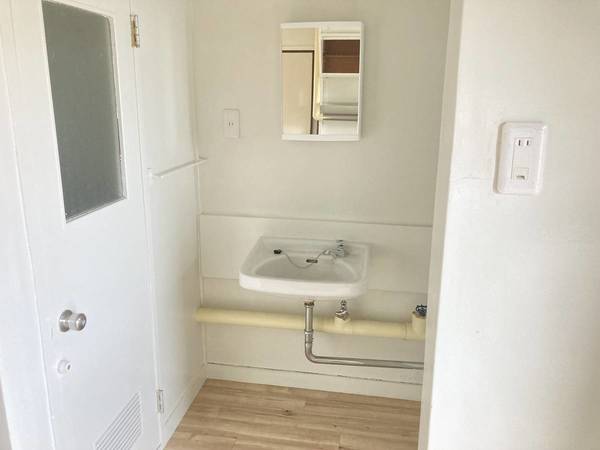 洗面設備　モデルルームの写真です