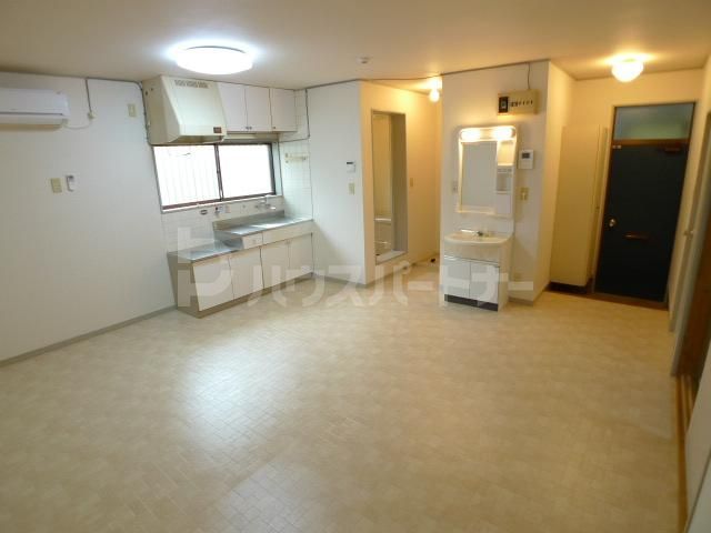 居室・リビング　※前回の入居前の写真です※