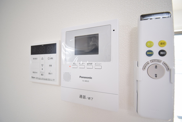 セキュリティ　モニタ付きのインターフォンなので、来訪時も安心★