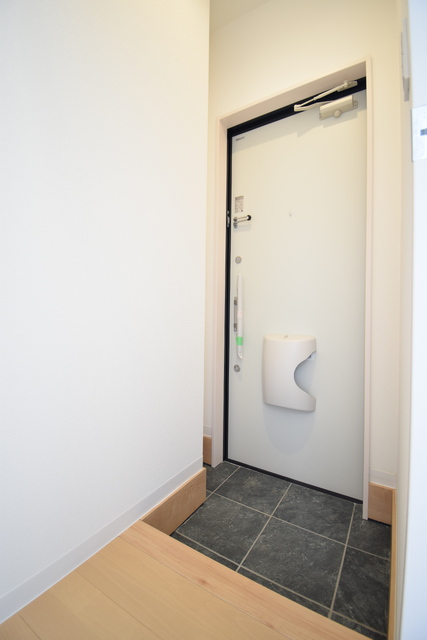 玄関　廊下から見える玄関です★