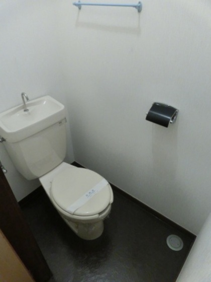 トイレ　※別号室のお写真です