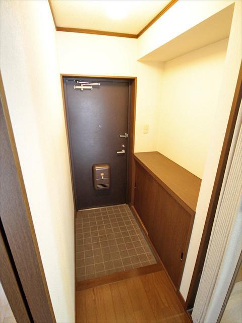 その他　プリメールみなみII　３０２　玄関