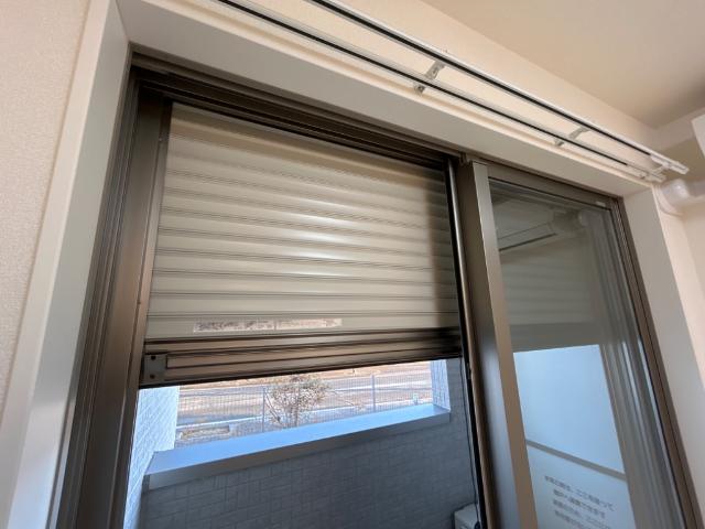 バルコニー　窓シャッター