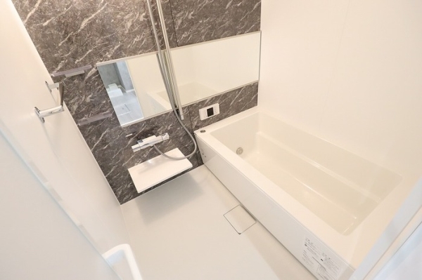 バス・シャワールーム　一日の疲れを癒してください