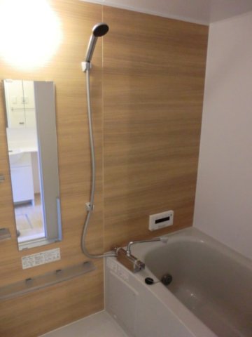 バス・シャワールーム　落ち着いた空間のお風呂です※同タイプの部屋になります。