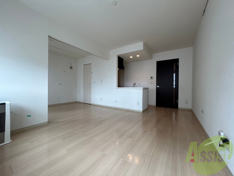 居室・リビング　広くてキレイなお部屋が広がっていて、充実した生活が送れそう。