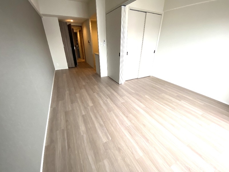 居室・リビング　白を基調にした明るいお部屋です。