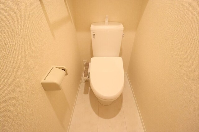 トイレ　温水洗浄暖房便座