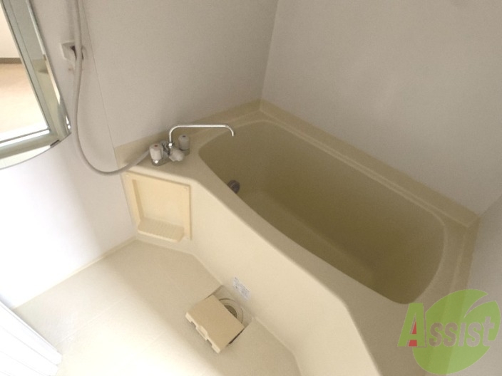 バス・シャワールーム　落ち着きのある浴室です。１日の疲れを癒してもらいましょう。