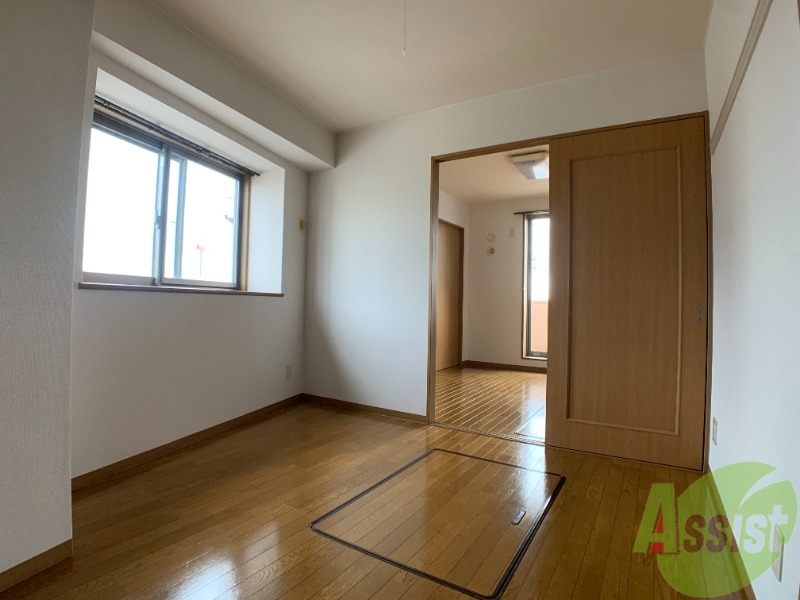 その他部屋・スペース　寝室も綺麗なお部屋となっており、気持ちが良いですね。