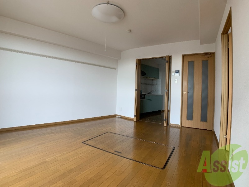 居室・リビング　こちらはリビング。広々としていて開放感がありますね。