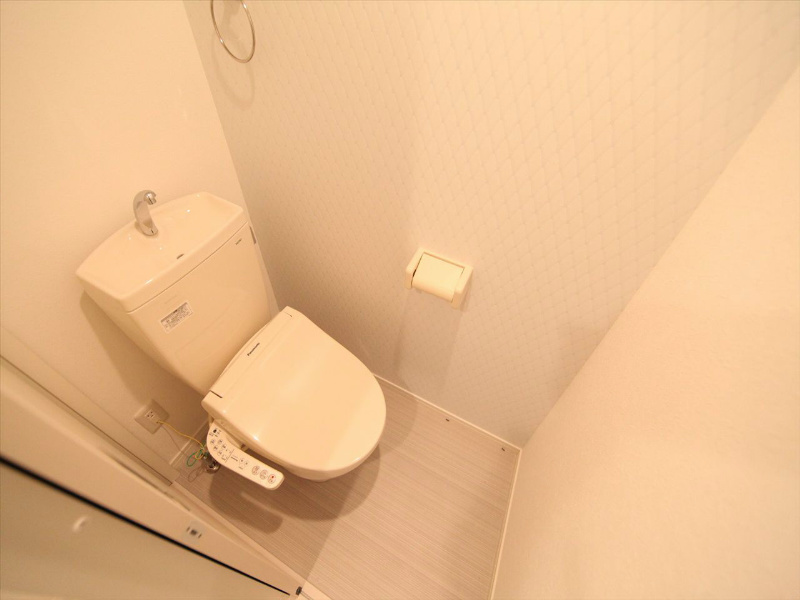 トイレ　温水洗浄暖房便座付トイレ