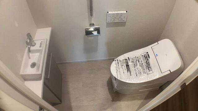 トイレ　手洗いカウンター付