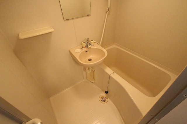 バス・シャワールーム　同物件別室です。