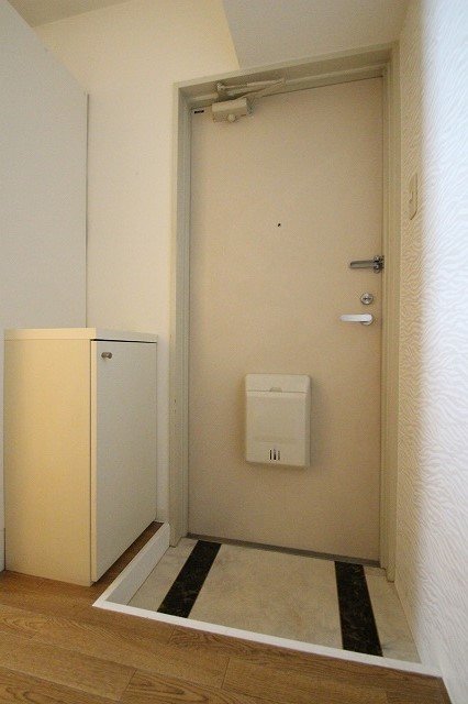 玄関　同物件別室です。
