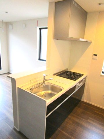 キッチン　ガス3口グリル付キッチン