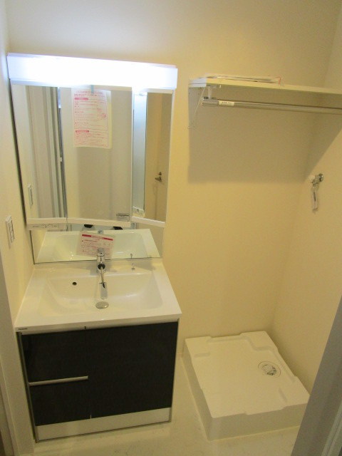 洗面設備　3面鏡・シャンプードレッサー