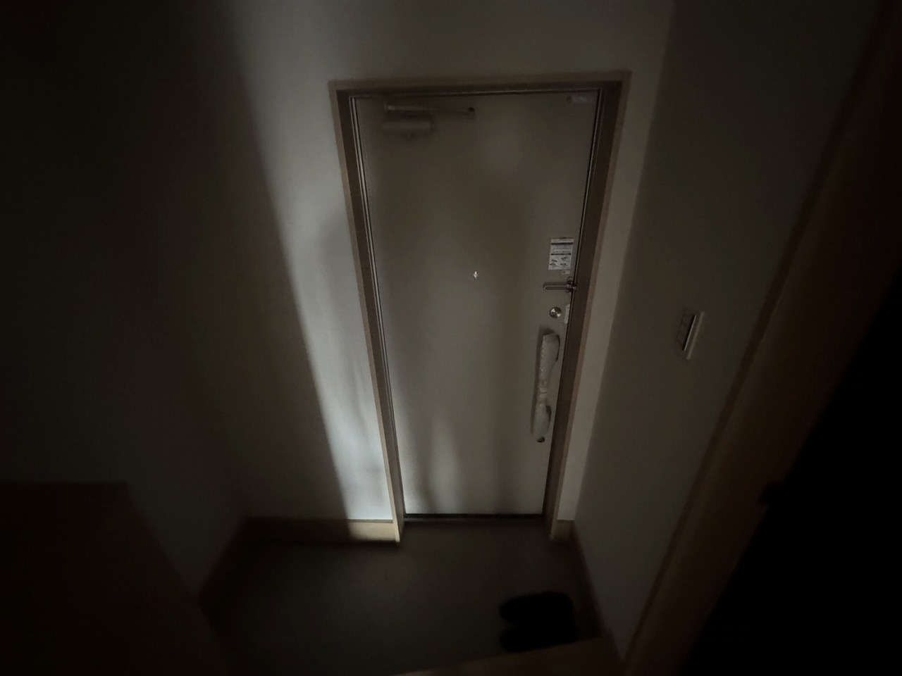 玄関　工事中の写真です