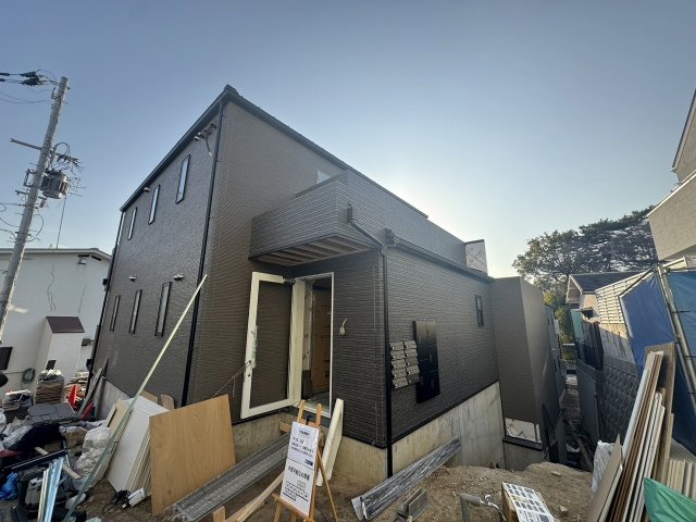 建物外観　工事中