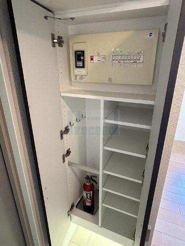 玄関　※別部屋参考写真※現況優先です