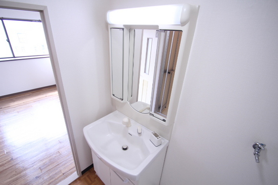 洗面設備　※別部屋の写真です