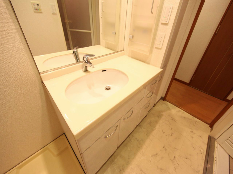 洗面設備　脱衣所　独立洗面台付