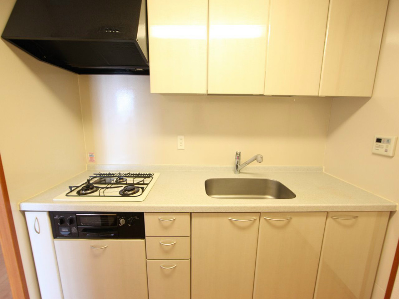 キッチン　システムキッチン（ガス3口・グリル付）