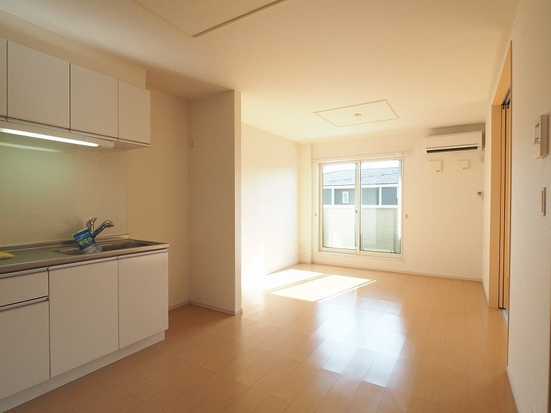 居室・リビング　広々としたリビング