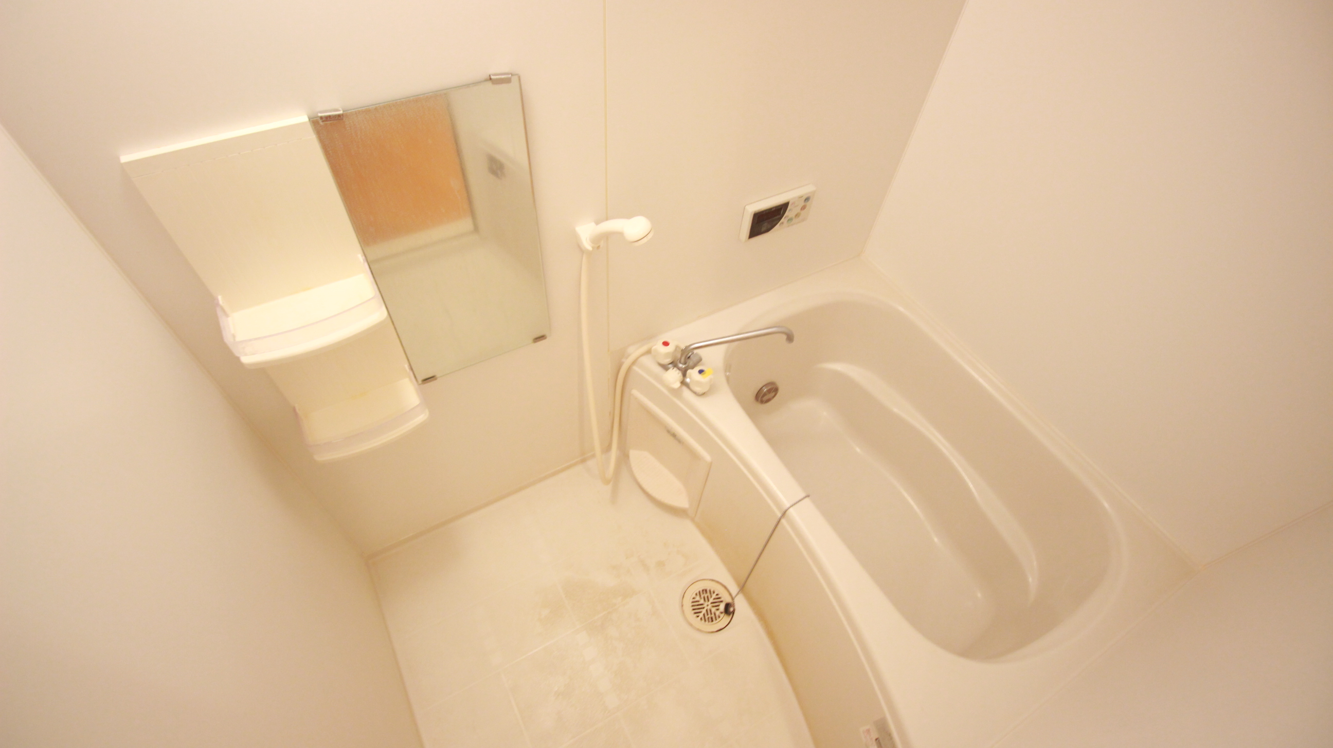 バス・シャワールーム　広々バスルーム！