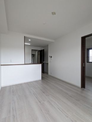 居室・リビング　※類似物件の写真となります。現状優先。