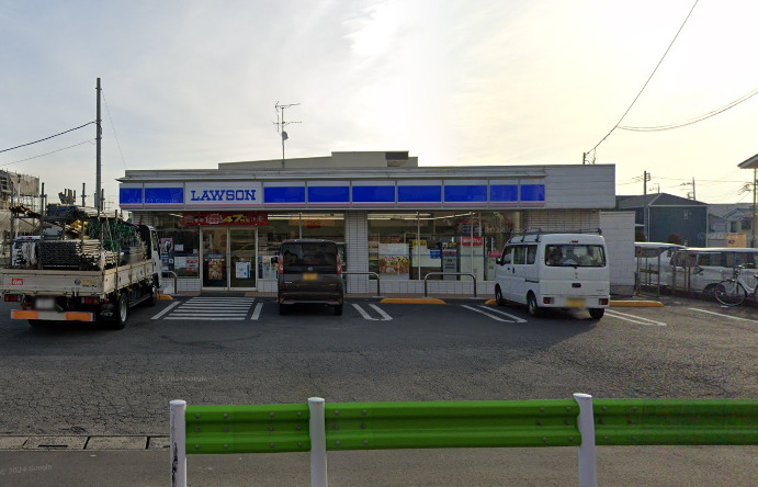 コンビニ　ローソン春日部南4丁目店（コンビニ）まで878m