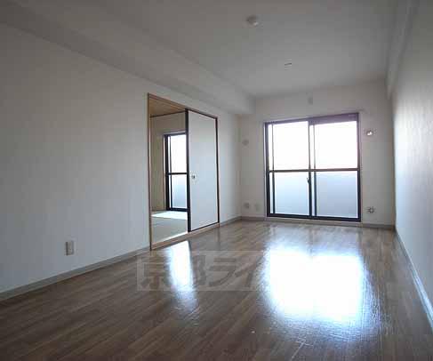 居室・リビング　広々リビング